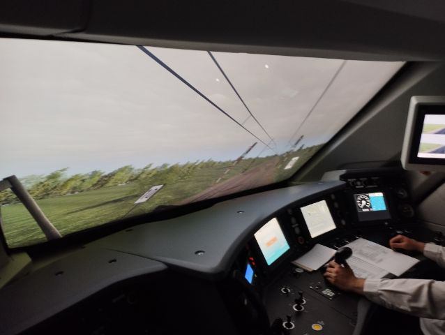 SA-136 (SZT), WE36 (EZT IMPULS) - symulator pociągu Gdynia
